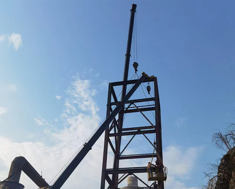16吨配合100吨环保建设吊装
